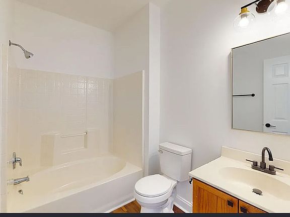 3rd image of 4616 Palm View Cir