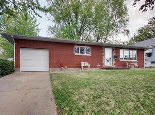 1417 Adams St, Quincy, IL 62301