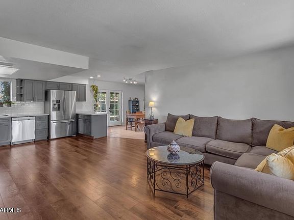 3rd image of 2516 E Golden St