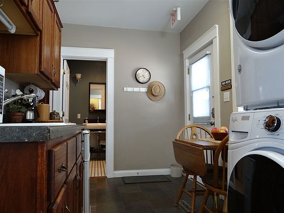 3rd image of 105 Amelia St