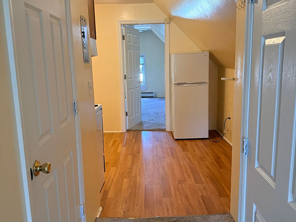 1st image of 82 W 55th St #3