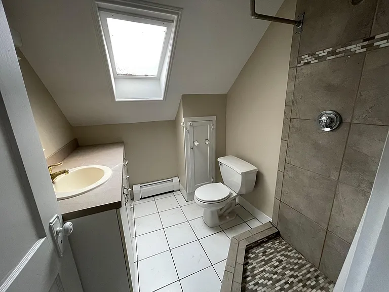 187 Lafayette St #3 — Photo 6