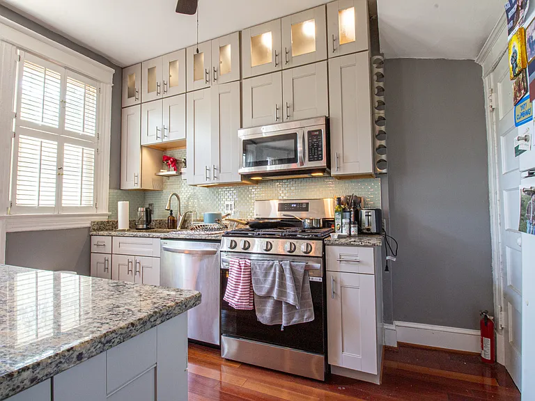 148 Adams St NW — Photo 36