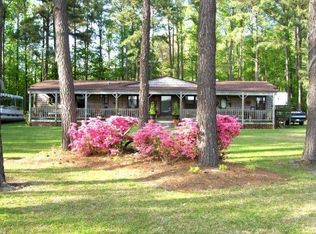 160 Bogues Beach Ln, Elizabeth City, NC 27909