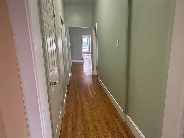 6 W Eagle St #1 — Photo 4