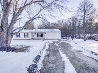26815 Willow Creek Rd, Sterling, IL 61081