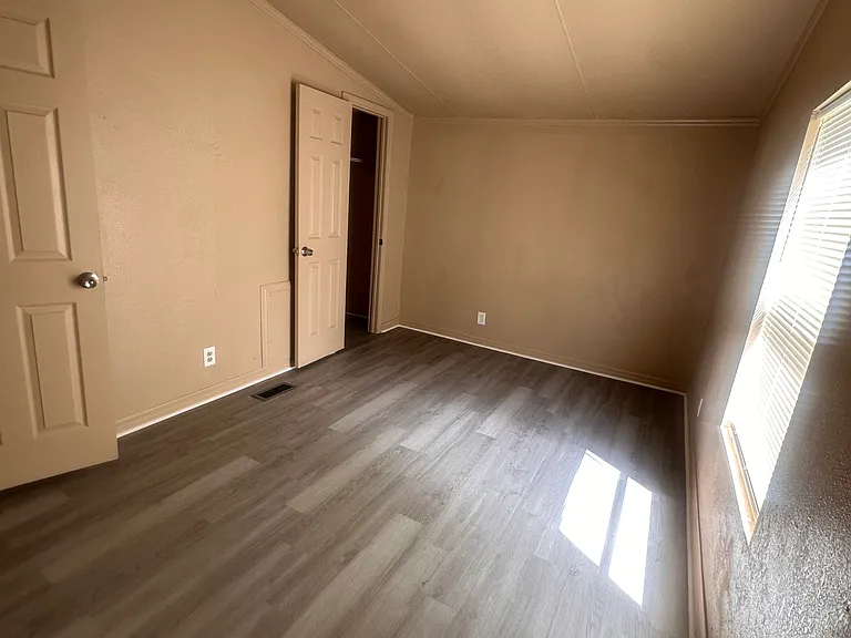 8349 NE 77th Ln — Photo 14
