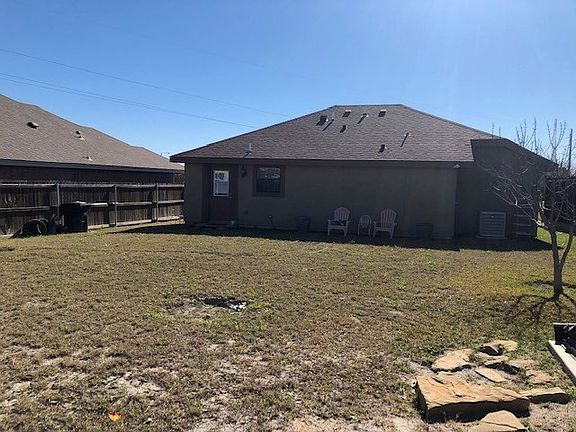 4th image of 2660 Oak Manor Dr