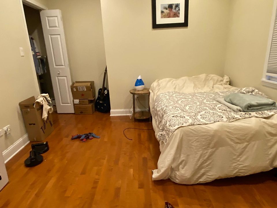 1st image of 2454 W Moffat St #1