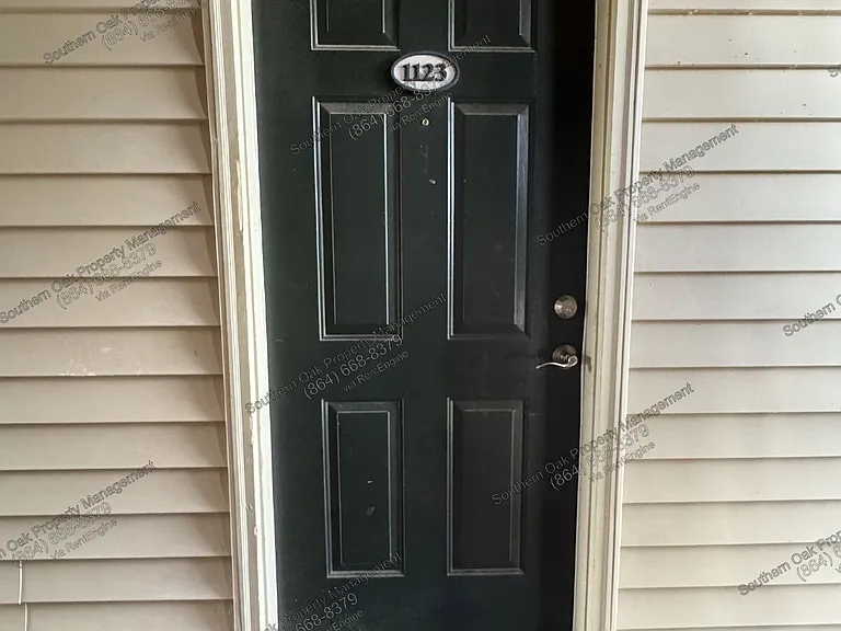 1123 Harts Ridge Dr — Photo 1