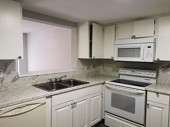 3rd image of 3522 Khayyam Ave