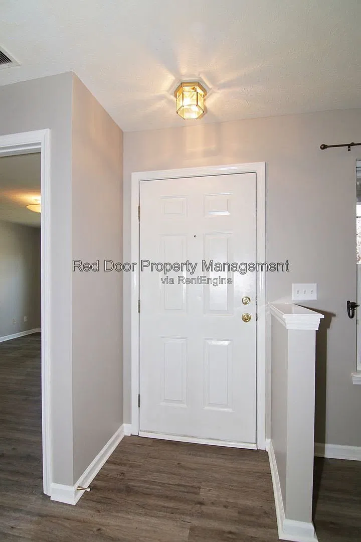 3 bed, 2.0 bath, 1461 sqft, $1,925 — Photo 3