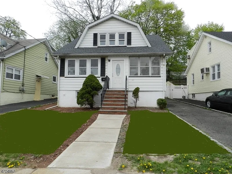 257 Winfield Ter photo 1