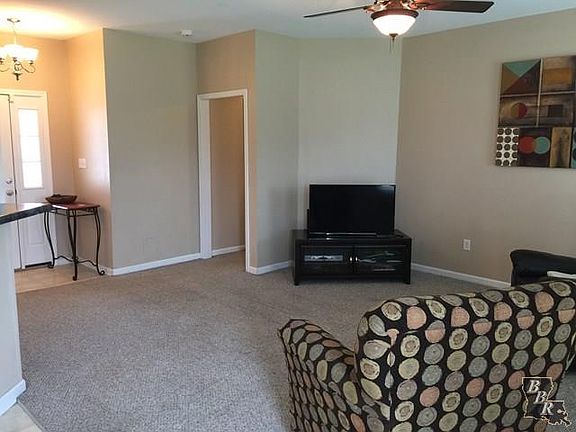 3rd image of 413 Galvez Ln