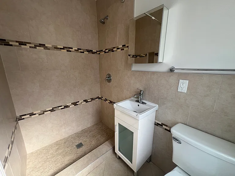 255 Lafayette Pl #2 — Photo 8