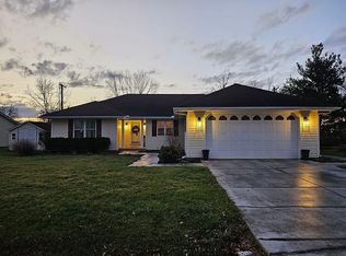 498 Horseshoe Ln, CASEY, IL 62420