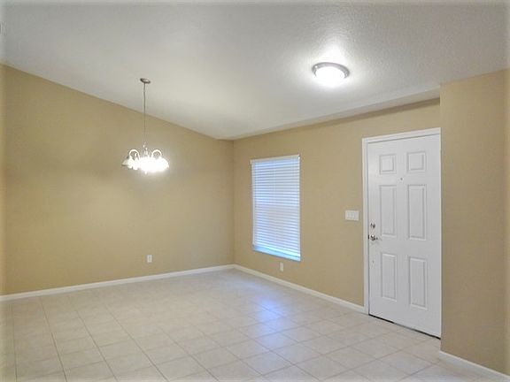 2nd image of 1402 SW Patricia Ave