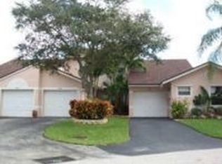 1228 W Lakes Dr, Deerfield Beach, FL 33442