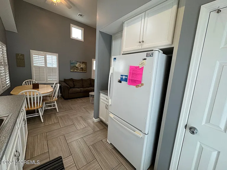 117 W Bayberry Way — Photo 3