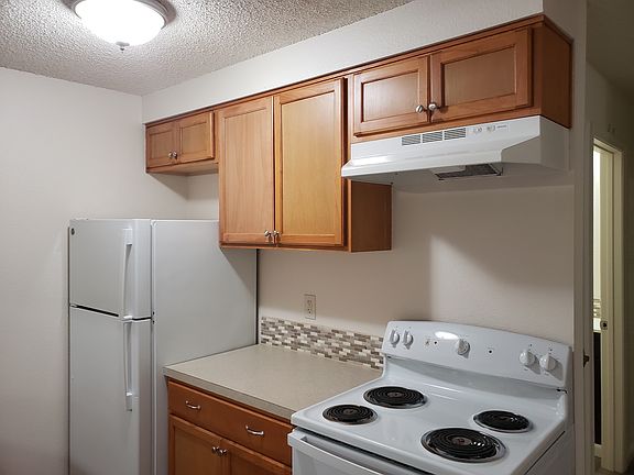 2nd image of 704 NE Kane Dr #103