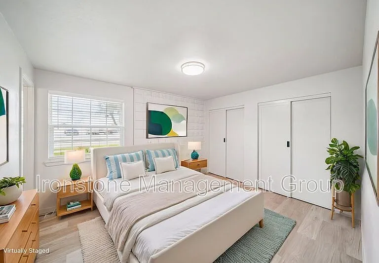 109 S 9th St #201 — Photo 2