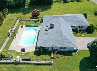 4 Evergreens Dr, Brookfield, CT 06804