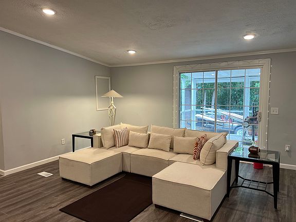 2nd image of 1014 Conway Plantation Dr.
