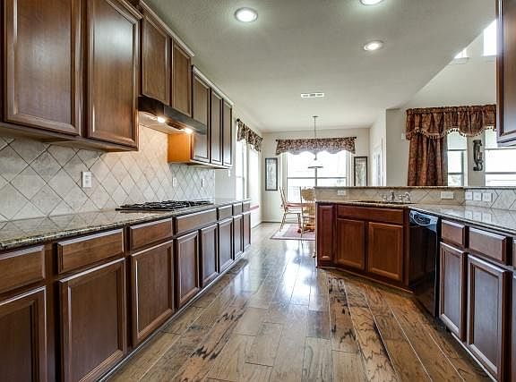 5th image of 12724 Outlook Ave