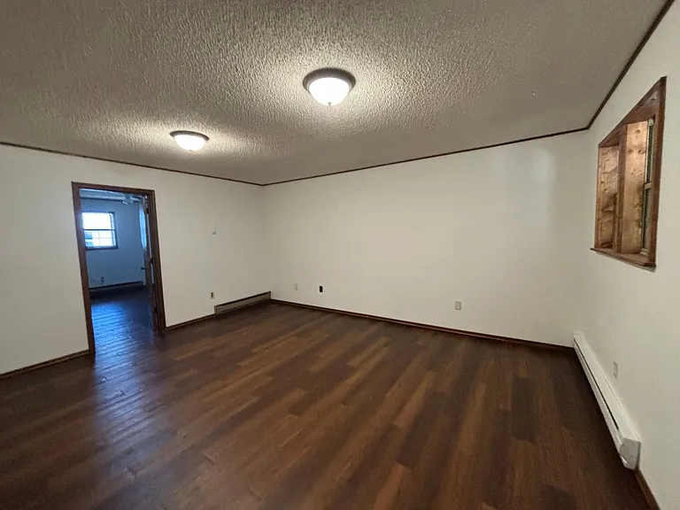 321 W Walnut St — Photo 2