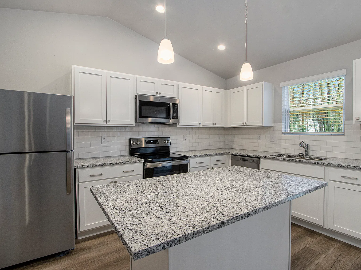 West Lake Estates — Photo 4