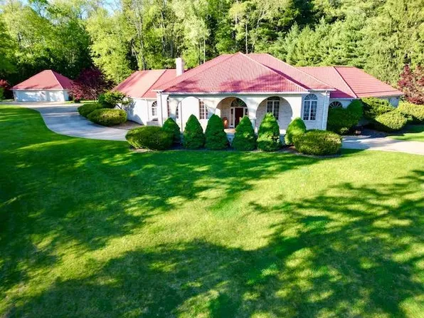 126 Leewood Farms Road, Wheeling, WV 26003