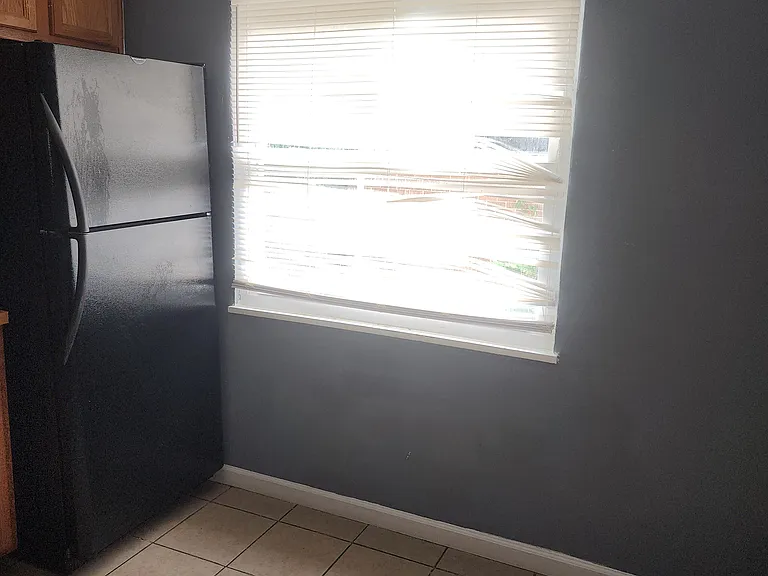 400 S Napoleon Ave — Photo 12