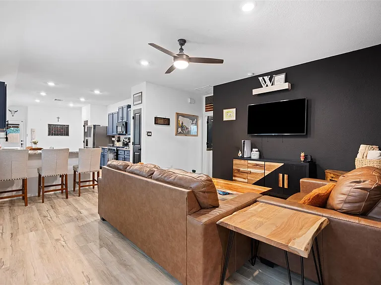 10417 Pineland Dr — Photo 8