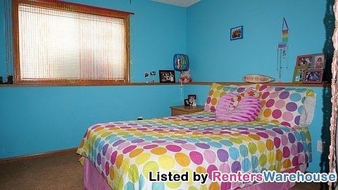 4th image of 913 Meadow Pl