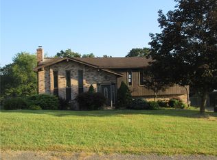 2202 The Cir, Washington, PA 15301