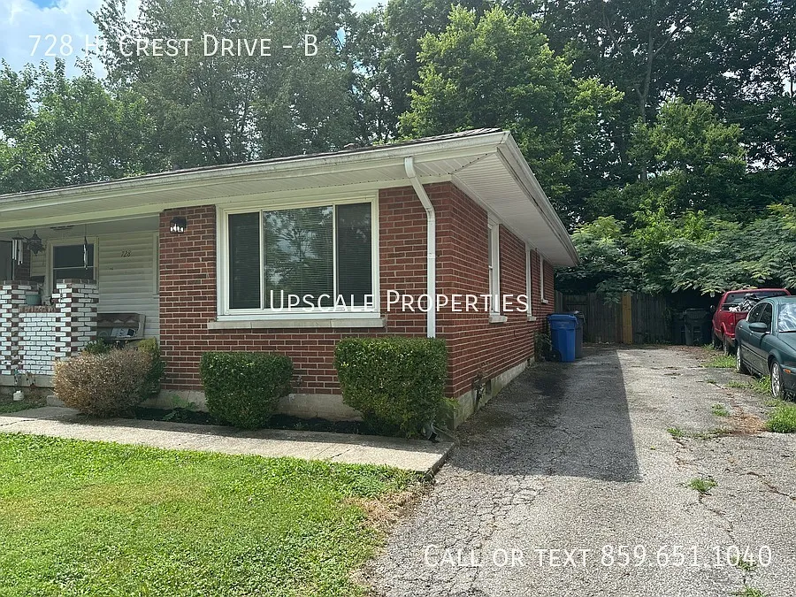 728 Hi Crest Drive — Photo 2