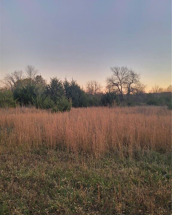 2nd image of 6 Indiana Dr