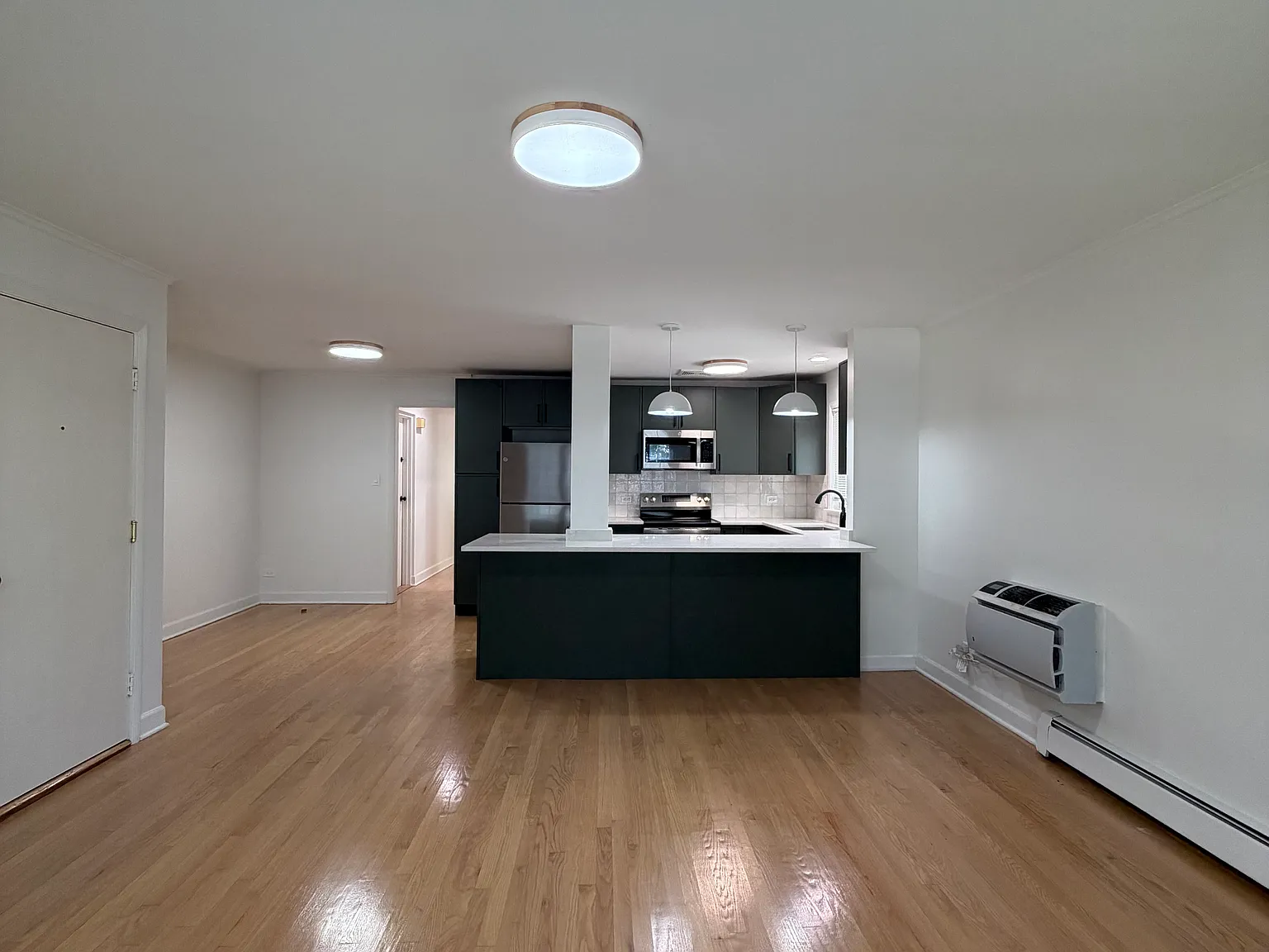 2 bed, 1200 sqft, $2,995 — Photo 3