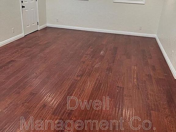 3rd image of 502 McIntosh St