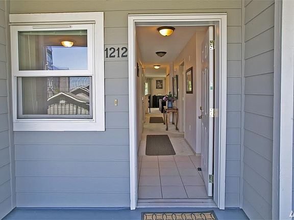 3rd image of 1318 37th St Unit 1212