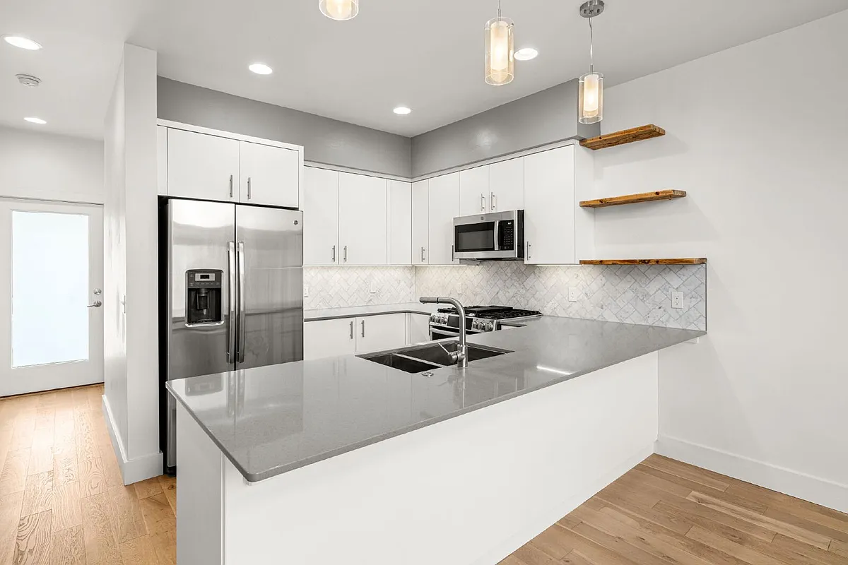 Building Photo - 3854 Blondie St