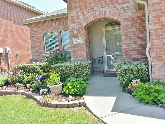 2nd image of 307 Highland Meadows Dr