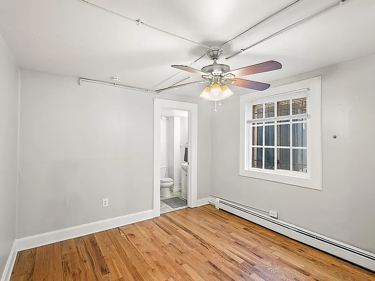 1236 N Pearl St — Photo 24