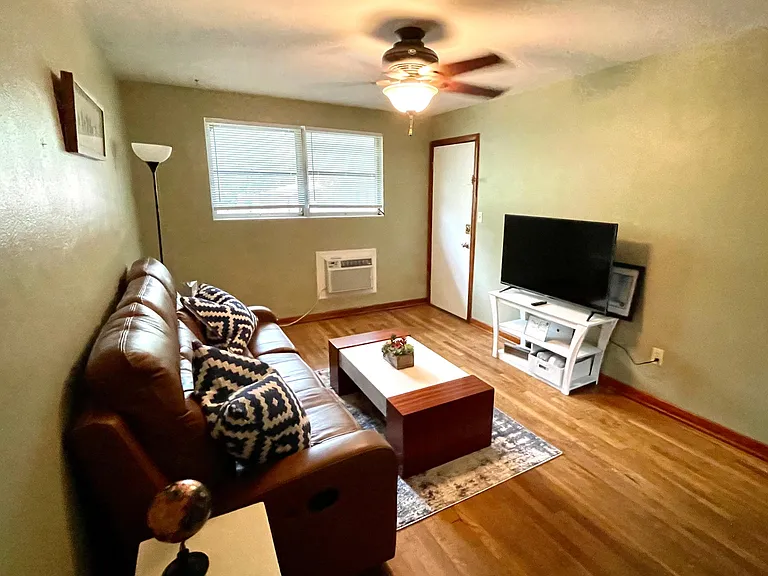1239 NW 9th Ave #D — Photo 6