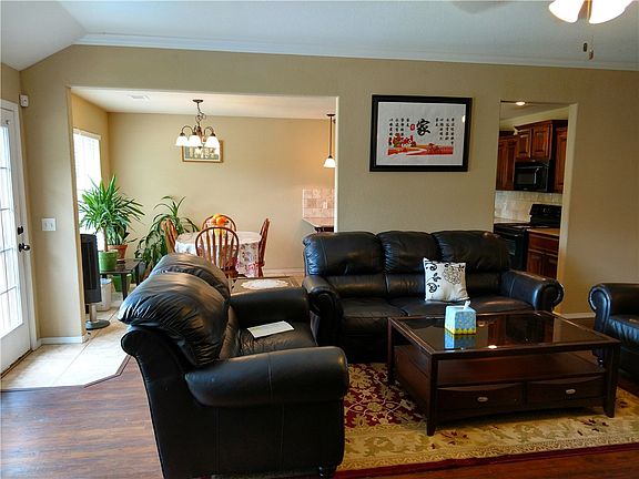 5th image of 1401 Blue Willow Ave