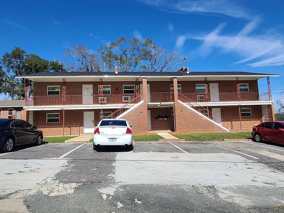 140 W Palmer Ave #4