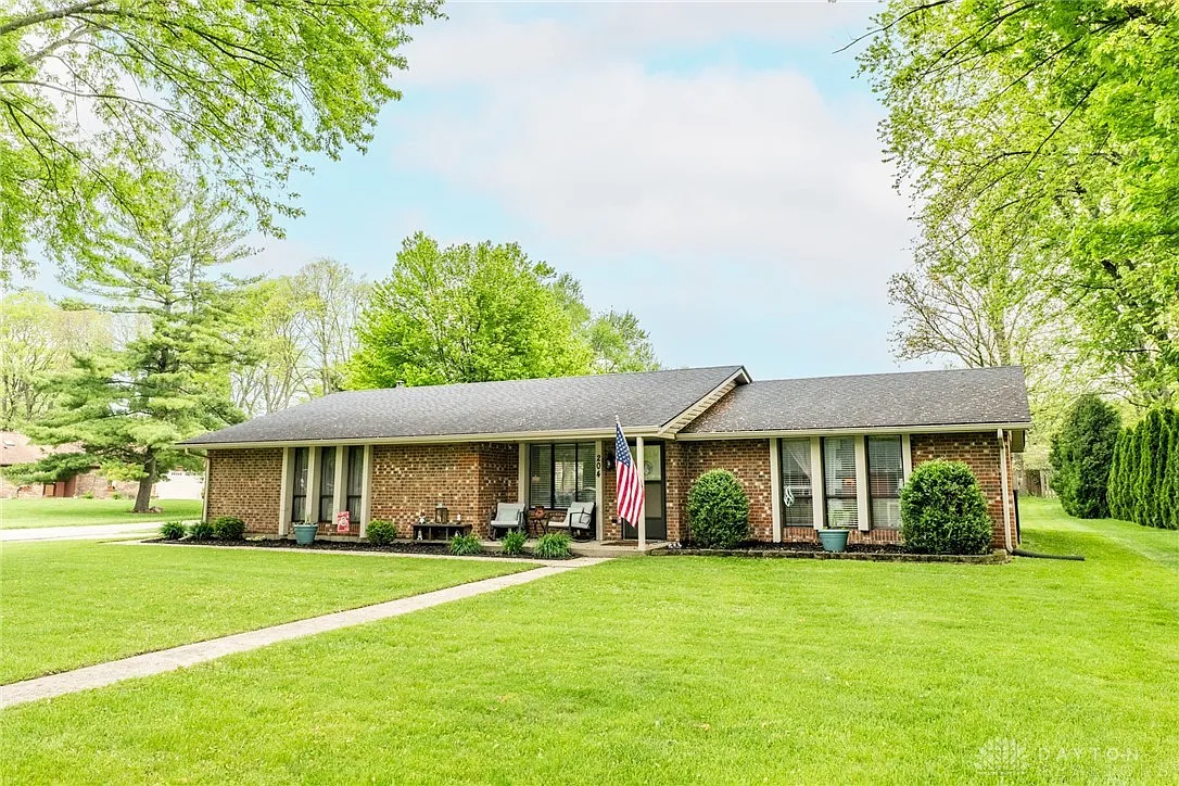 204 Sunny Brook Trl photo 1