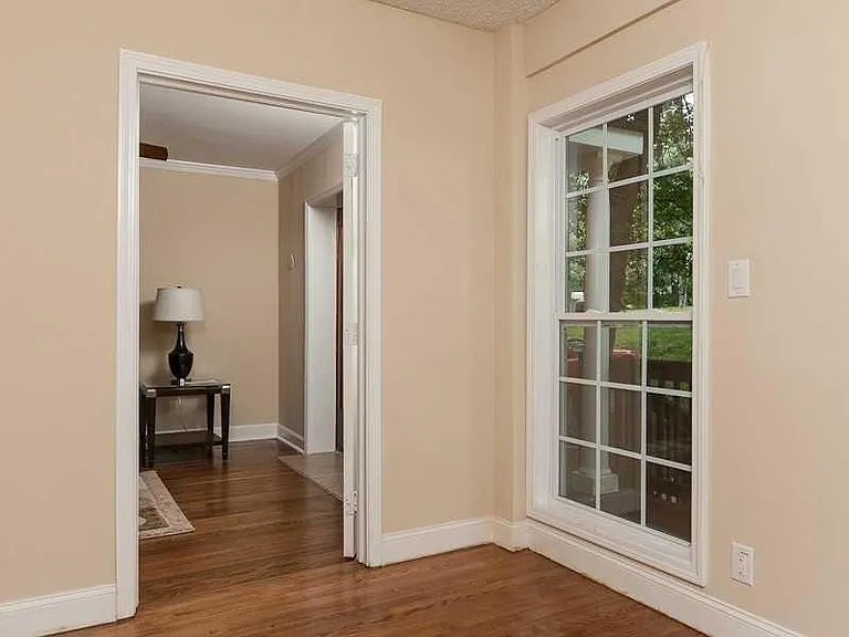 2380 Strathmore Dr NE — Photo 8
