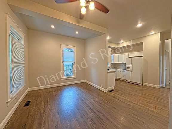 4th image of 916 N Pickwick Ave