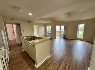 4863 Via Palm Lks APT 811, West Palm Beach, FL 33417